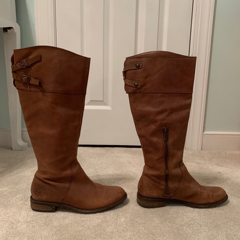 Vince Camuto brown boots